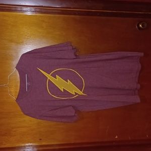 DCs Flash logo t-shirt size large